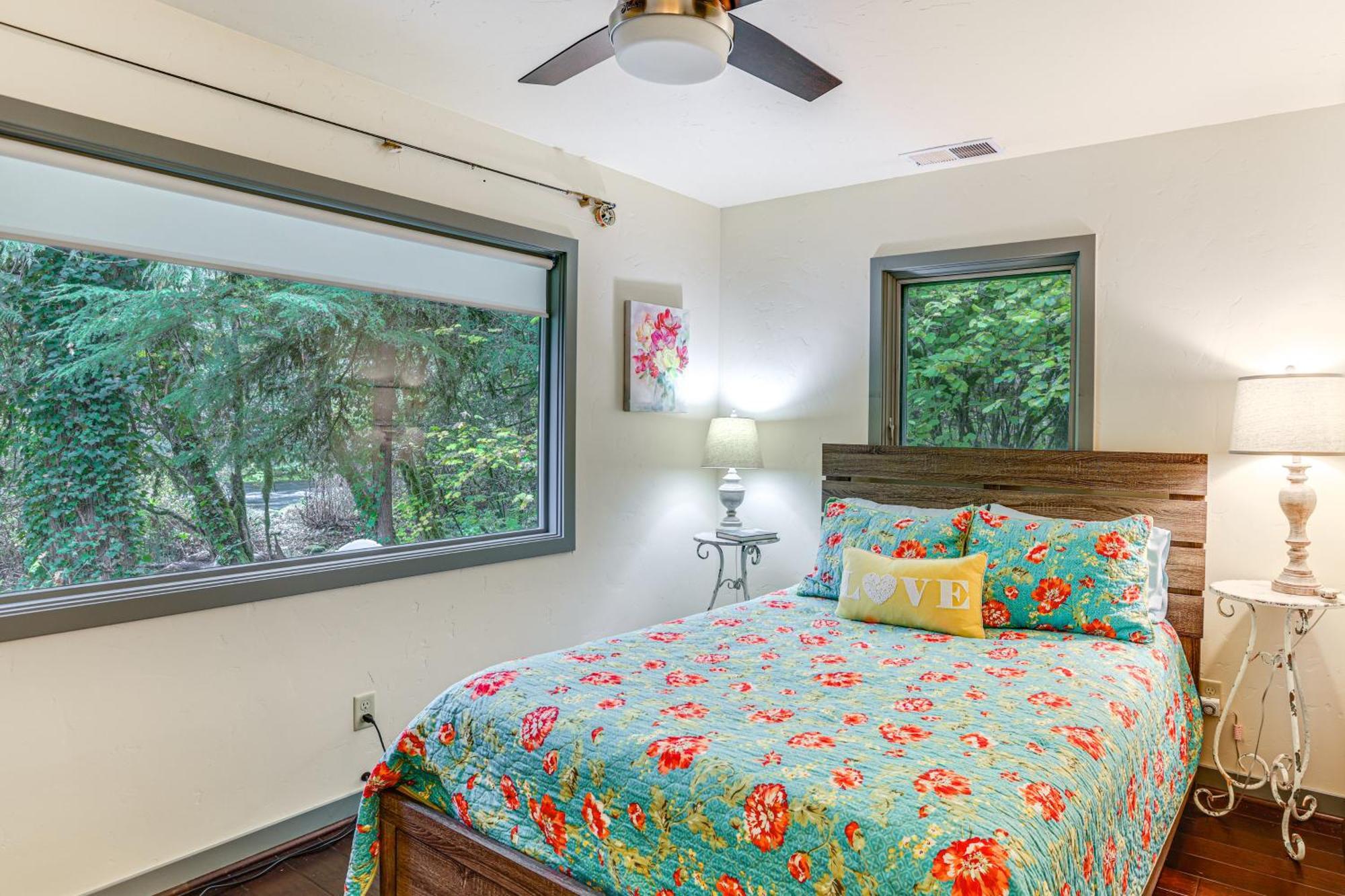 Quiet And Romantic Riverfront Mckenzie Bridge Cabin! Exterior photo