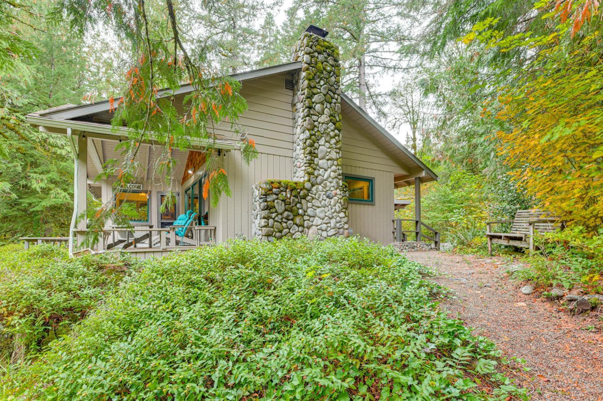 Quiet And Romantic Riverfront Mckenzie Bridge Cabin! Exterior photo