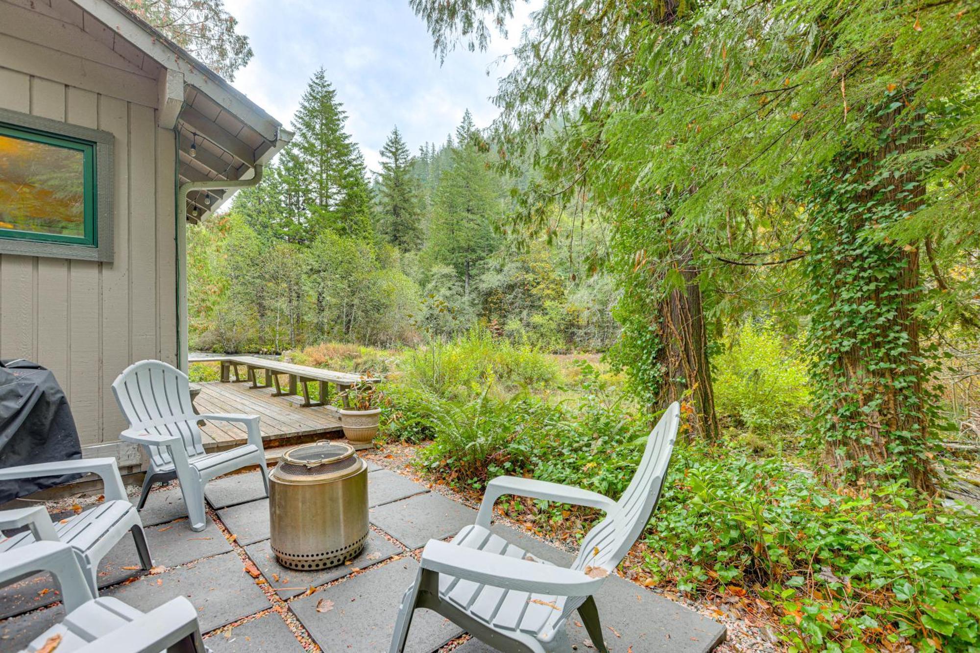 Quiet And Romantic Riverfront Mckenzie Bridge Cabin! Exterior photo