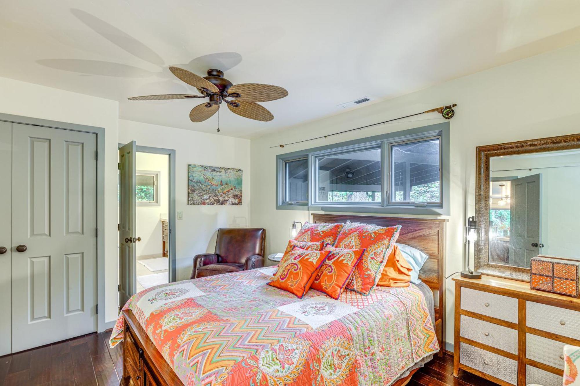 Quiet And Romantic Riverfront Mckenzie Bridge Cabin! Exterior photo