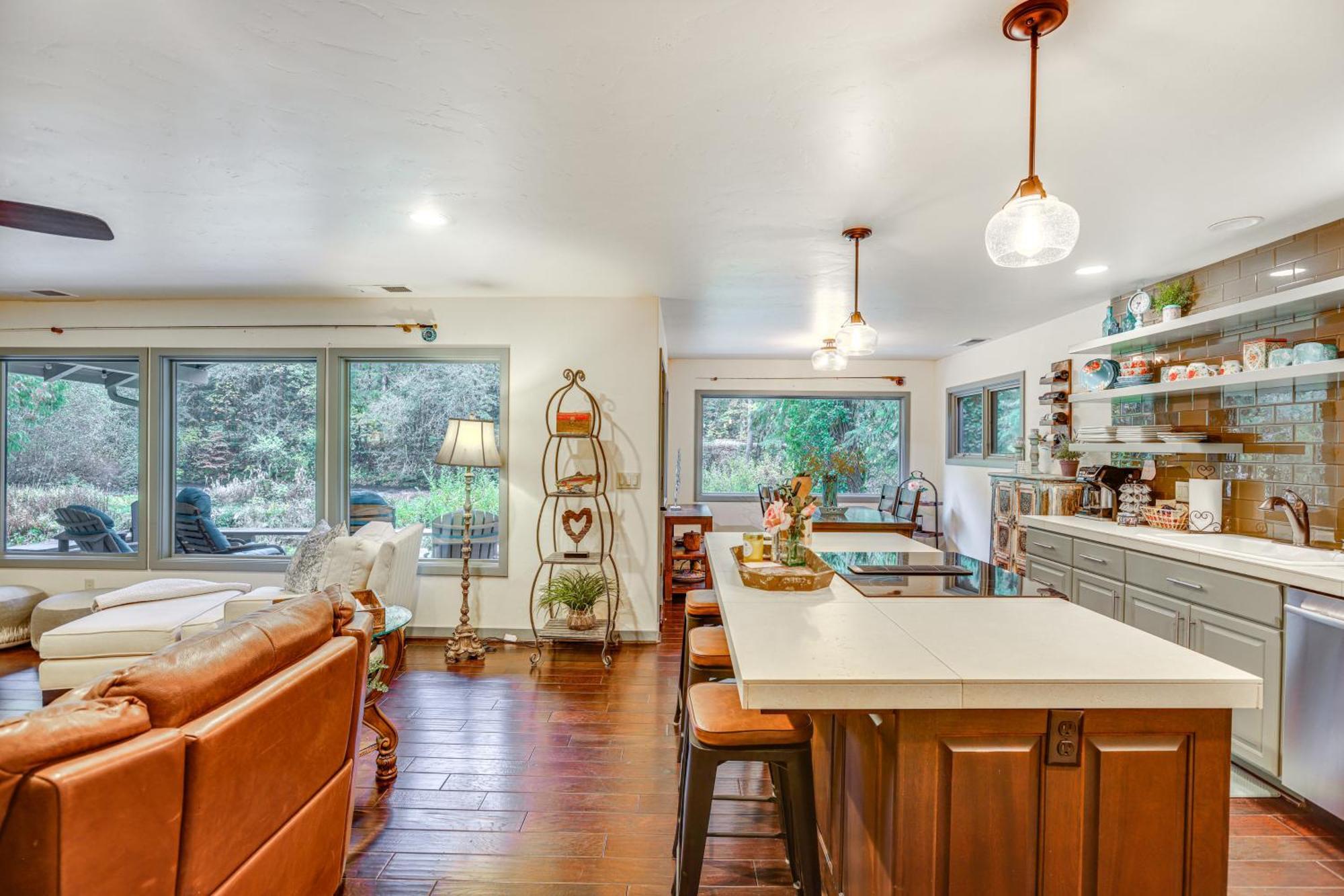 Quiet And Romantic Riverfront Mckenzie Bridge Cabin! Exterior photo